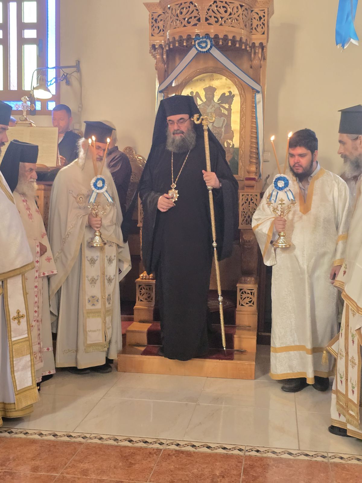 250712 04 θρόνος